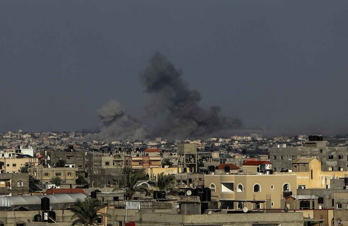 Edifícios destruídos após os ataques aéreos israelenses em Rafah em Gaza Brasil condena Hamas - Metrópoles
