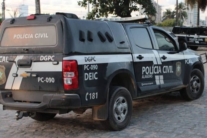 Imagem colorida mostra viatura da polícia civil de alagoas - metrópoles