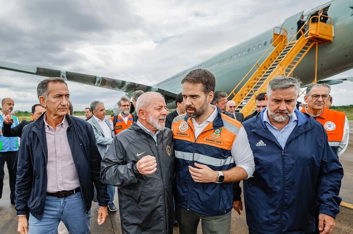 Lula, em visita ao Rio Grande do Sul, ao lado do governador Eduardo Leite - Metrópoles