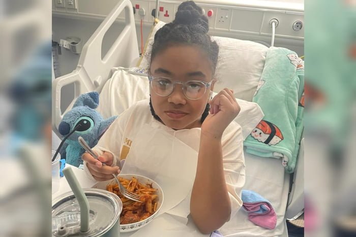 Foto mostra a menina Tia Gordon, com 11 anos, que passou por mais de 30 consultas médicas antes que fosse descoberto seu tumor cerebral