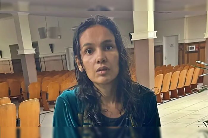Foto colorida mostra mulher que buscou refúgio em SC após enchentes no RS, mas foi roubada, surtou e sumiu no estado vizinho - Metrópoles