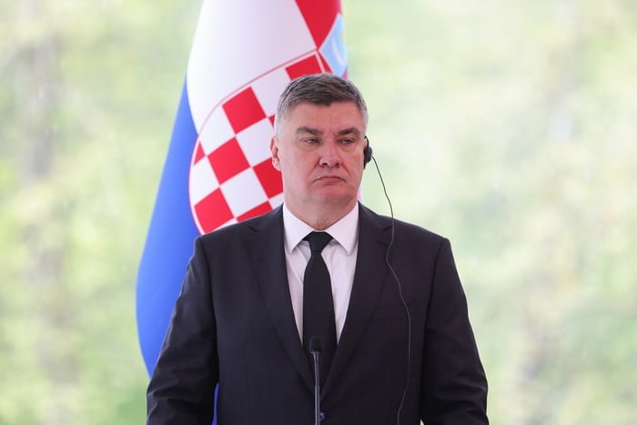 Imagem colorida do presidente da Croácia, Zoran Milanovic - Metrópoles