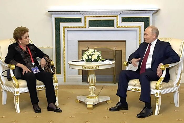 Imagem colorida de reunião entre Dilma Roussef e Vladmir Putin - Metrópoles