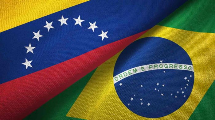 Imagem colorida. Bandeira Brasil e Venezuela