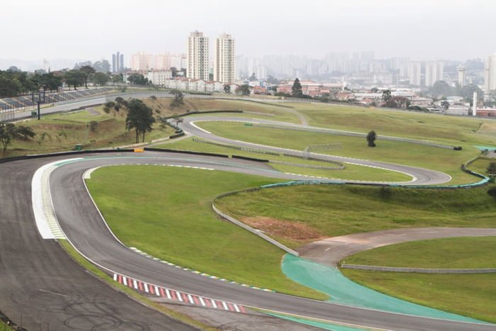 Imagem colorida mostra área do Autódromo de Interlagos, em São Paulo - Metrópoles