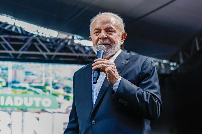 Presidente da República, Luiz Inácio Lula da Silva, durante cerimônia de inauguração do Viaduto Roza Cabinda e de assinatura de Ordens de Serviço para recuperação de trechos da BR-267. Juiz de Fora - MG. - Metrópoles