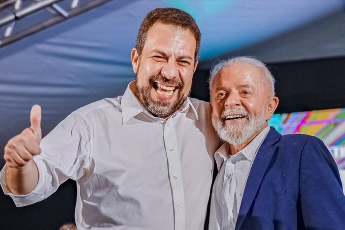 Lula e Boulos em evento no Jardim Ângela, em SP - Metrópoles