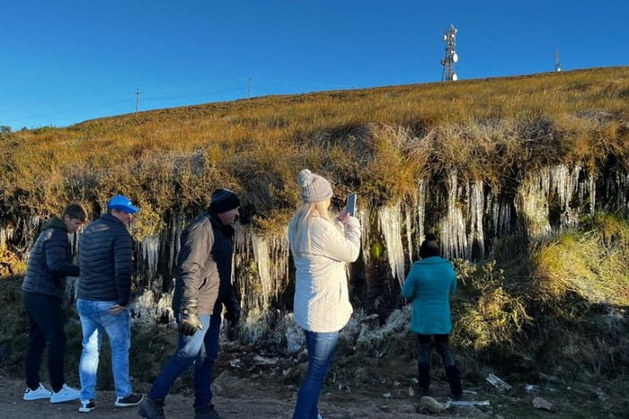 Foto mostra o Morro das Antenas em Urupema SC, que registrou as temperaturas mais baixas do ano, -7,2ºC